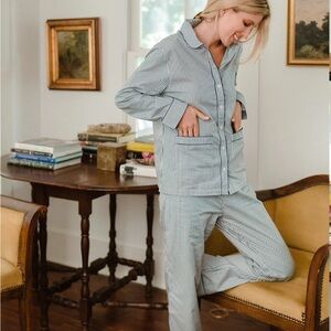 Lake pajamas 
Poplin Piped Pants Set in Navy Stripe